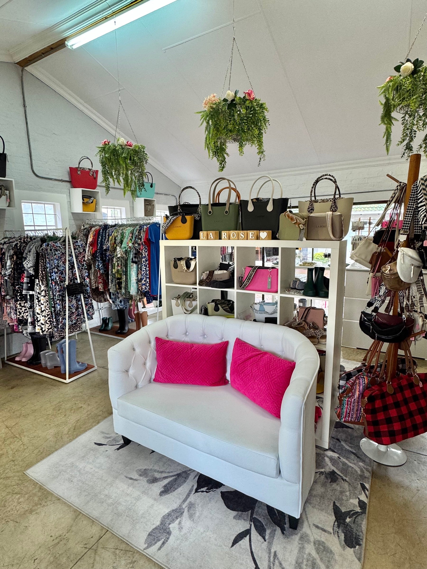 L.A.ROSE boutique seating area
